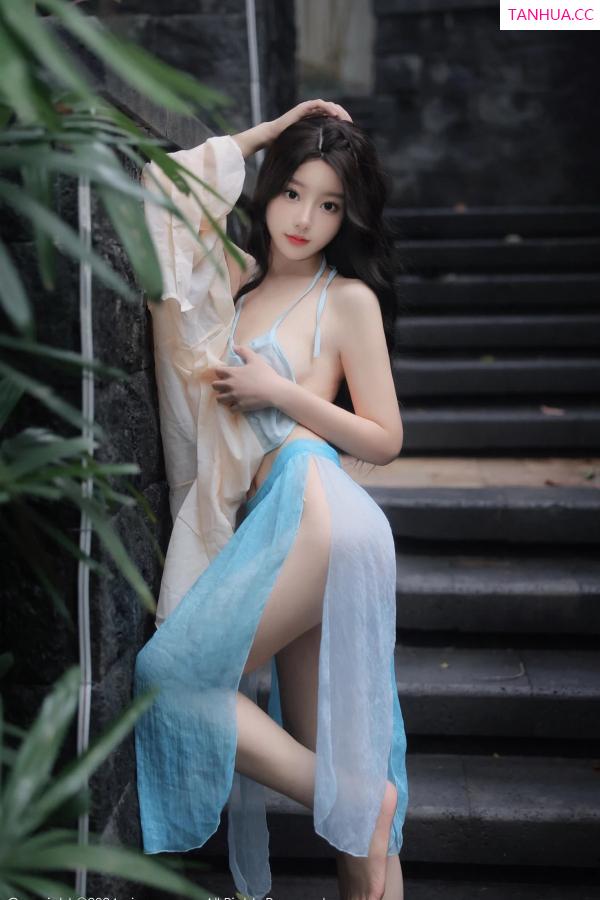   [XiuRen]高清写真图 2024.03.01 No.8168 桃妖夭 妩媚美腿第39张图片